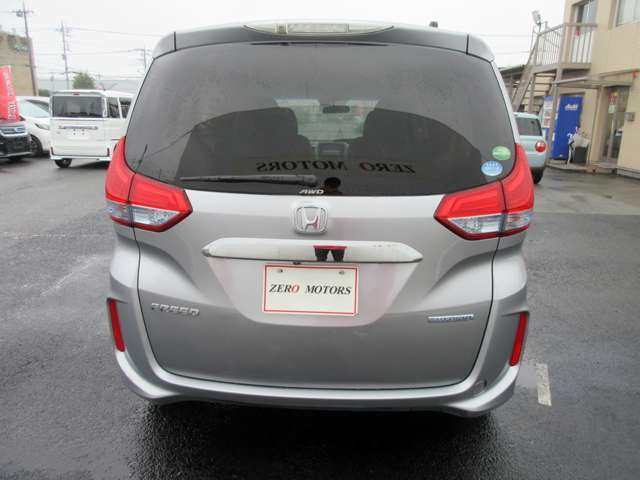 【ZERO MOTORS上尾店コンパクト＆軽自動車専門店】　展示台数在庫400台以上の大型展示場です。（埼玉県上尾市）軽自動車・軽バン・軽ワゴン・HVコンパクトカー・コンパクトカーなど多数展示中です。