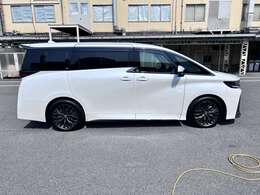 メーカーオプションのデジタルインナーミラー