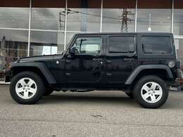 LIBERALAでは輸入車でも最長5年間の保証がご選択頂けます。「中古車は不安」というお客様の声にお応えし、お客様の安心安全のために業界最長の保証を実現致しました。