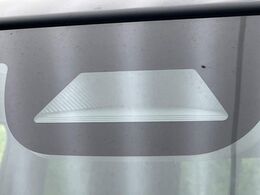 【ホンダセンシング】走行中に前方の車両等を認識し、衝突しそうな時は警報とブレーキで衝突回避と被害軽減をアシスト。より安全にドライブをお楽しみいただけます。