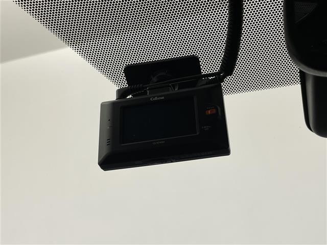 【ドライブレコーダー】映像・音声などの運転中の記録を残します。事故などを起こした起こされた時の証拠になりえますので、もしも時でも安心ですね。