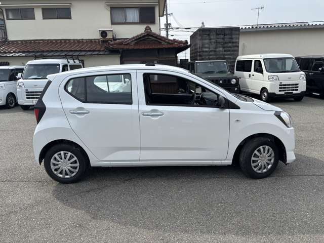 写真では伝わりづらい点などございましたら、メールやお電話にてお問い合わせください！お車の詳しい情報などもお伝えいたします。