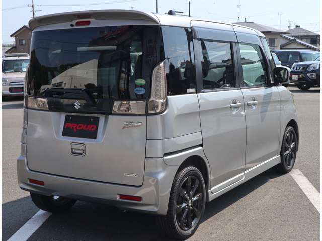 車両入庫チェックではエンジン・機関系をはじめ、電装装備、内装など100項目以上のチェックをしています。試乗も行なっていますのでご安心下さい。