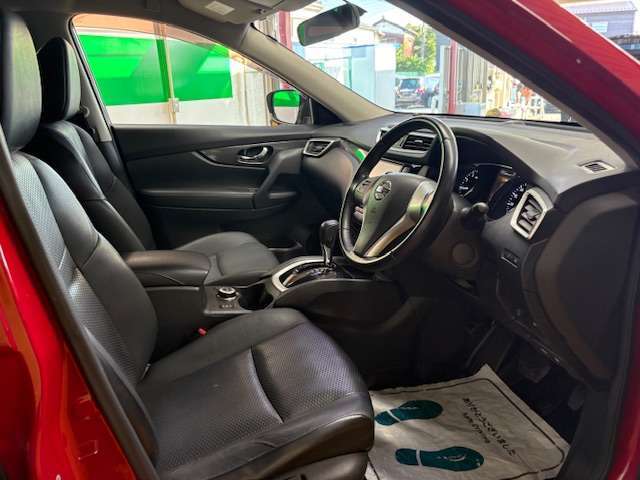運転席廻りの画像です！操作スイッチ類も比較的に綺麗な状態です♪他に詳細画像をご希望の方はこちら！【1st@e-g-a.co.jp】へご連絡ください！
