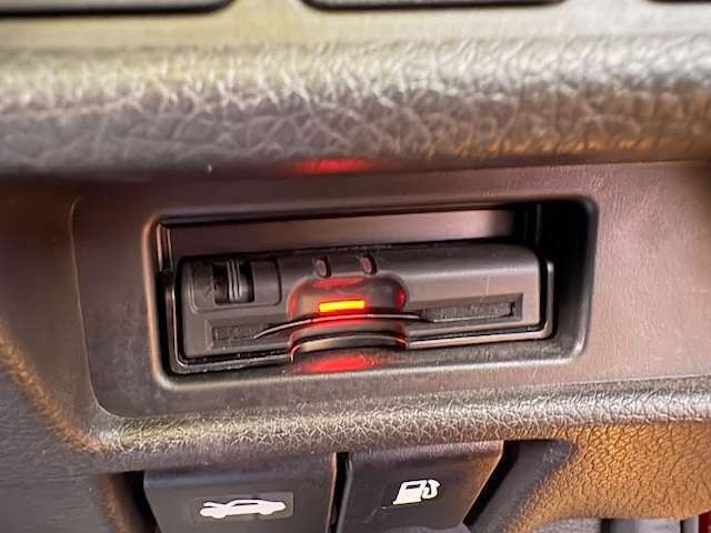 ビルトインETC付き！高速道路での移動に便利ですね！どうせ買うなら付いていた方が良い、需要の高い装備です！