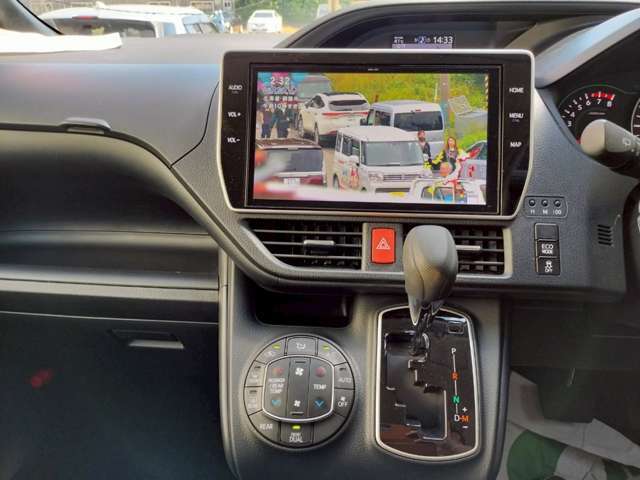 当社は福祉車両見て・触れて・選べる福祉車両のみを販売・買取する福祉車両専門店です。営業・メンテナンススタッフは福祉車両の有資格者です。福祉車両のことは福祉車両のたすかるにお任せください！