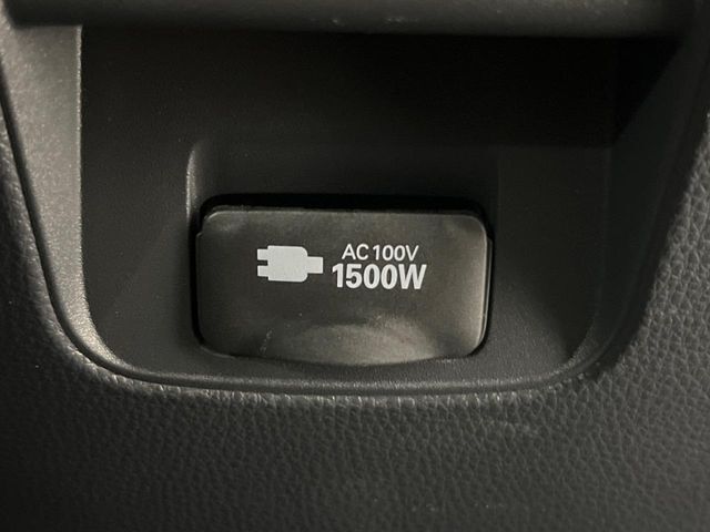 【アクセサリーコンセント】キャンプやスポーツ、アウトドアでのアクティビティはもちろん、災害・停電の際に助けにもなるAC100Vコンセントを装備♪ケータイやタブレット、ゲーム機器の充電にも♪