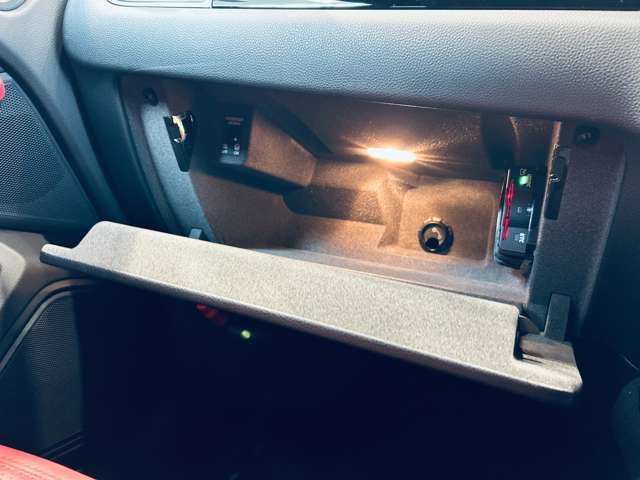 ご遠方の場合でも、下取り車両の金額を概算でお出しすることは可能でございます。車検証をお手元に、走行距離をご確認の上お問い合わせくださいませ。