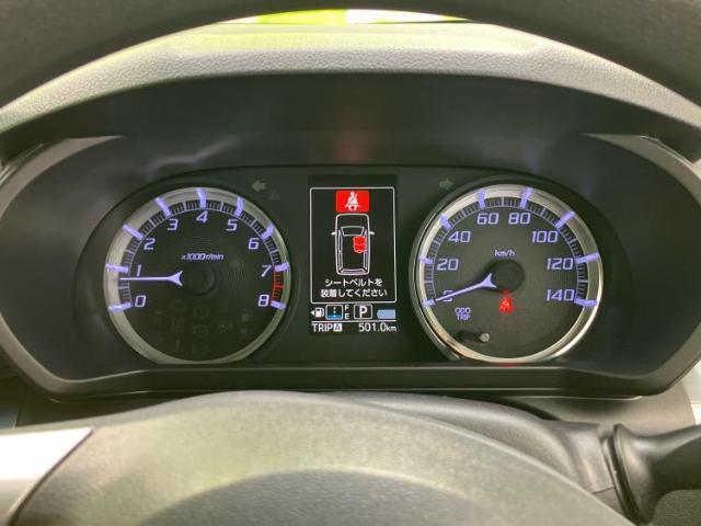 WECARSの展示場では実際に見て、触ってお車をお選びいただけます！知識の豊富な営業スタッフが様々なカーライフをご提案いたします！