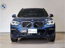 ☆BMWの代名詞とも言える【キドニーグリル】一目見ただけでBMW車であると認識できる確固たるアイコンとして存在感を放ちます☆