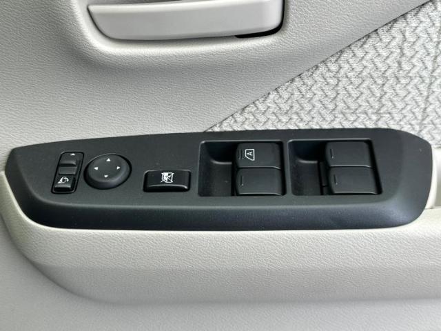 お車に合わせて無料保証以外にも、保証範囲、期間、距離を拡充させた有料保証もご用意しております！中古車の購入が初めてで不安・・・というお客様もご安心ください！