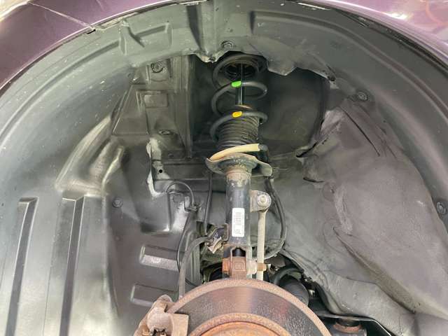 タイヤハウス内もキレイ