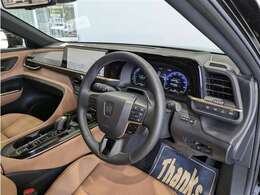 見通しのよいすっきりとした視界で、誰でも運転しやすいです。運転のしやすさは疲れにくさにも繋がりますよ♪