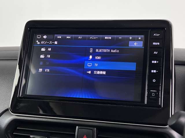 日産ディーラーナビ、フルセグTV、Bluetooth機能が付いておりますので快適にドライブを楽しむ事が出来ます。