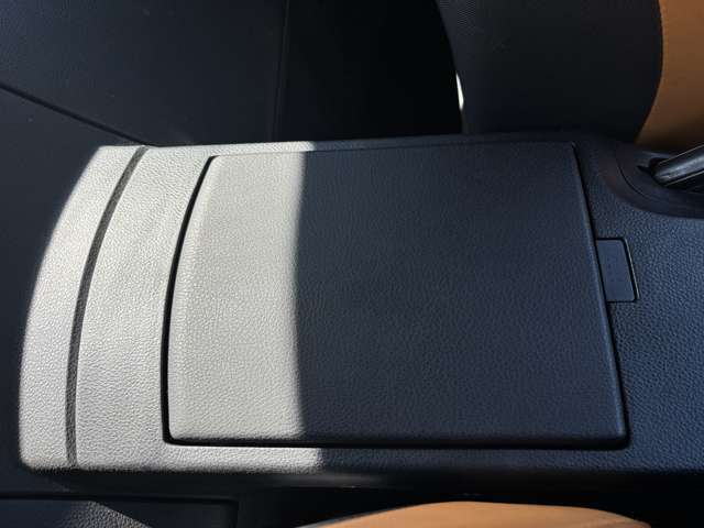 こちら運転席周りの操作部分の写真になります。各部しっかり動作の確認をしておりますので、ご安心だくさい。