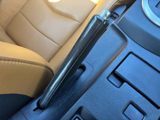 こちら運転席周りの操作部分の写真になります。各部しっかり動作の確認をしておりますので、ご安心だくさい。