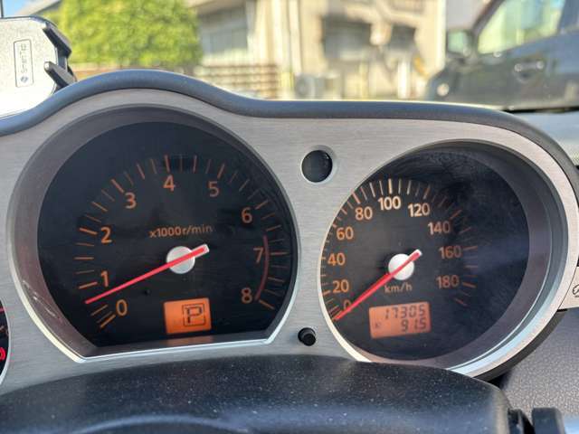 こちらメーター周りの写真になります。しっかりチェックをしております。ガリバーではメーター改ざん、走行不明の車は一台もありません。お客様が安心できる車両のみを取り扱っております！