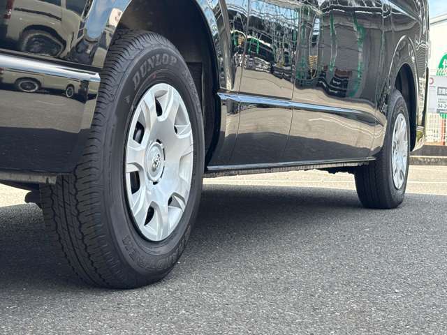 普通免許で簡単運転できる送迎専用ハイエース。