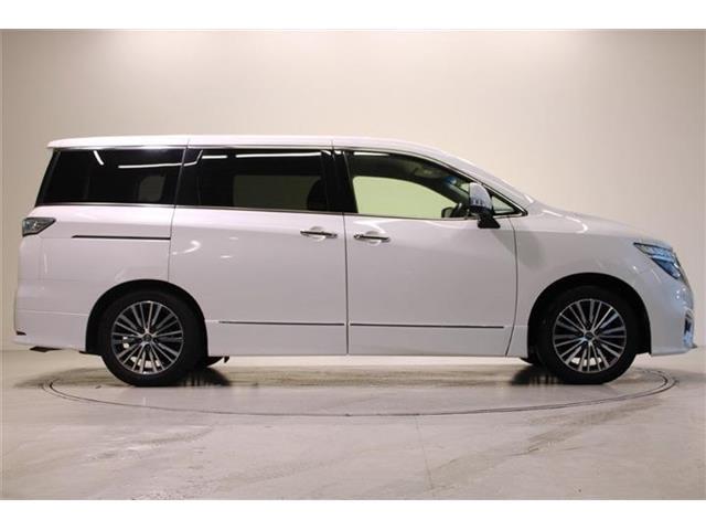 低価格で良質なお車を全社総台3,000在庫からお選びいただけます。営業時間　10：00～19：00