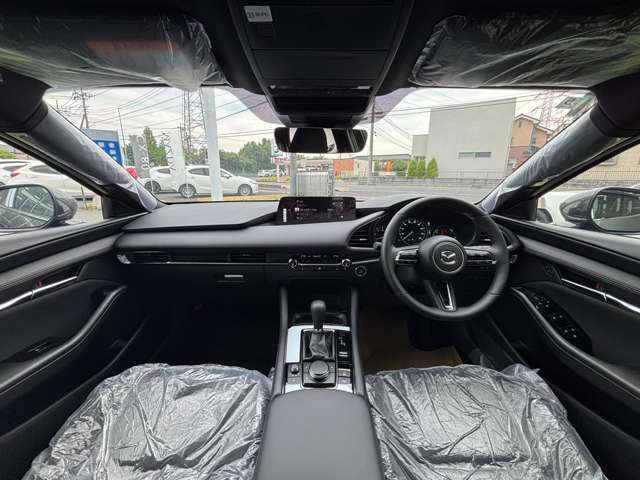☆登録済未使用車☆360°ビュー☆フルセグTV、ブルートゥース☆パワーシート☆シートヒーター☆ステアリングヒーター☆ブラインドスポットモニタリング☆純正18インチアルミ
