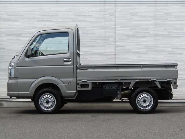 中古車販売における数多くの法令やルールを正しく理解しているのはもちろん、徹底したお客様目線での対応に関する教育研修を修了している為、お客様にとって安心・信頼のお店選びの目印になるものです。