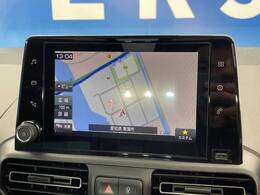 ●純正ナビ:一体感のあるナビは、高級感ある車内を演出してくれます。Bluetooth再生などオーディオ機能も充実しておりますので、運転もより楽しめます♪