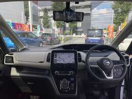 窓ガラスが大きく車両感覚も掴みやすいお車ですので安心してお乗りいただけます。
