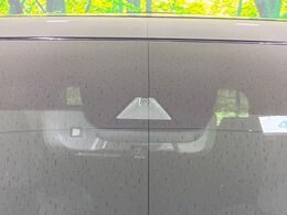 【トヨタセーフティセンス】走行中に前方の車両等を認識し、衝突しそうな時は警報とブレーキで衝突回避と被害軽減をアシスト。より安全にドライブをお楽しみいただけます。