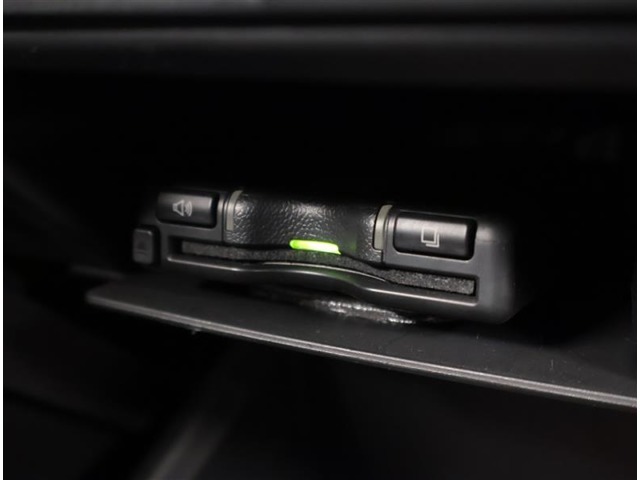 ETC車載器付きです。高速道路の料金所もスムーズに通過できます。