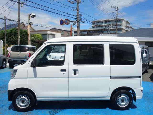 全車3ヶ月3，000kmの保証付き！また別途有料にて、国産車なら最長3年まで保証延長が可能です。保証内容や別途費用についてはスタッフまでお問い合わせください。