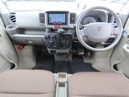 車内は専門業者にて室内クリーニング施工済みなので、大変清潔です。オリックス自動車ではみなさまに快適なドライブをお約束します。