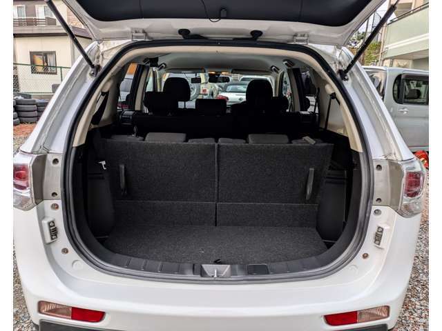 3列目倒すと荷物もたくさん入ります