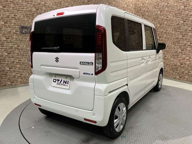 ■親切・丁寧な接客をお約束■　初めてお車のご購入を検討されている方や、お車についてあまり詳しくない方にも分かりやすい接客を心掛けております。女性営業スタッフも在籍！購入に不安がある女性の方もぜひ♪