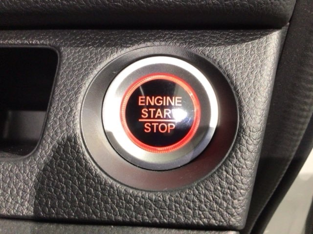 ワンプッシュでエンジンのスタート、ストップが出来て便利です。
