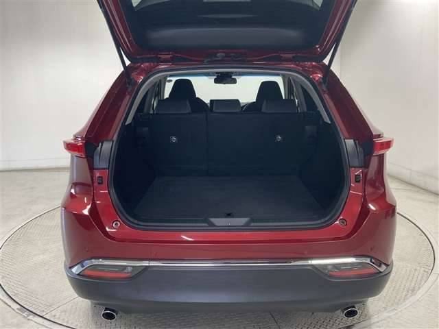 毎日のお出かけにも、遠出の際にもうれしいゆとりあるラゲージスペース♪