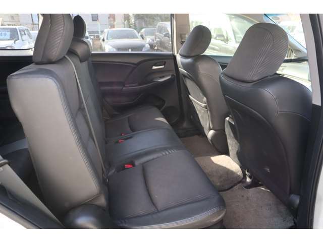 ●中古タイヤホイール4本セット2万円●普通車TベルトWポンプ交換7万円●新品HID2万円●下廻り防錆1.8万円●新品エンジンスターター3万円●新品ETCセットアップコミ1.8万円●全て部品代・工賃コミ
