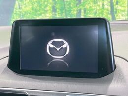 【メーカー純正ナビ】インテリアに溶け込むスタイリッシュな「専用設計」メーカーナビを装備♪視認性や操作性など基本性能にも優れ、より上質なカーライフをお楽しみいただけます。