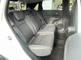 後席シートでもゆったり座ることができます。