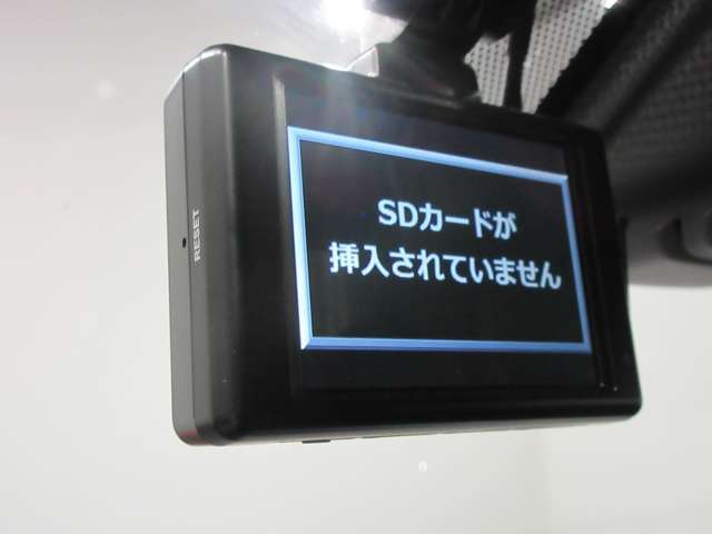 急病やあおり運転の遭遇など緊急時にはSOSコ-るを押してください専門のオペレーターが警察や消防へ連携をサポートします。