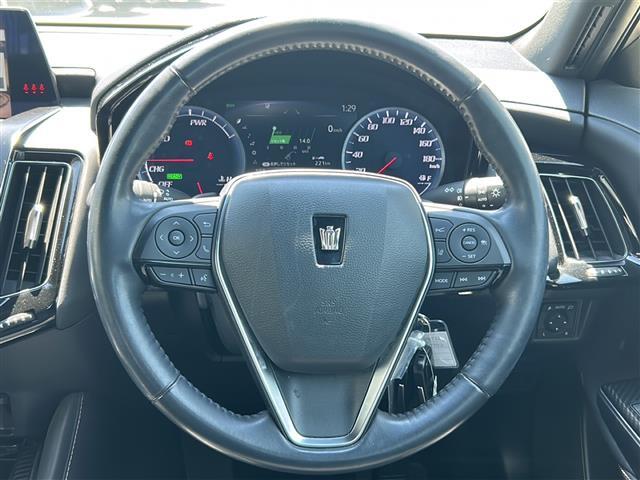 気になる車はすぐにお問い合わせください！画面右側の0066から始まる無料ダイヤルからお問い合わせ下さい！専門スタッフがお車のご質問にお答えいたします！
