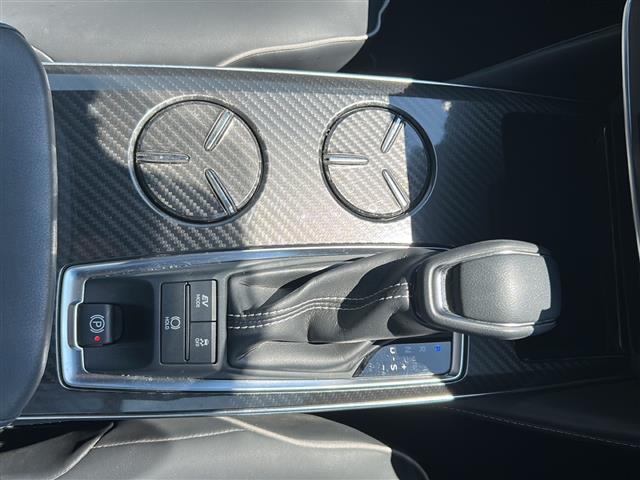気になる車はすぐにお問い合わせください！画面右側の0066から始まる無料ダイヤルからお問い合わせ下さい！専門スタッフがお車のご質問にお答えいたします！