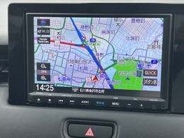 お出かけの際に安心のナビ付です☆バックカメラ機能で駐車もスムーズに行えます。