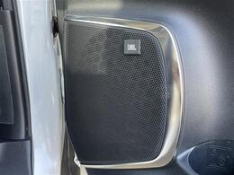 【JBL（プレミアムサウンド）】トヨタでお出かけの際には、ぜひ素敵な音楽体験を！ありふれた一日にも特別な体験を！ドライブの時間を上質な音楽でお楽しみいただけるサウンドシステムが搭載されています♪