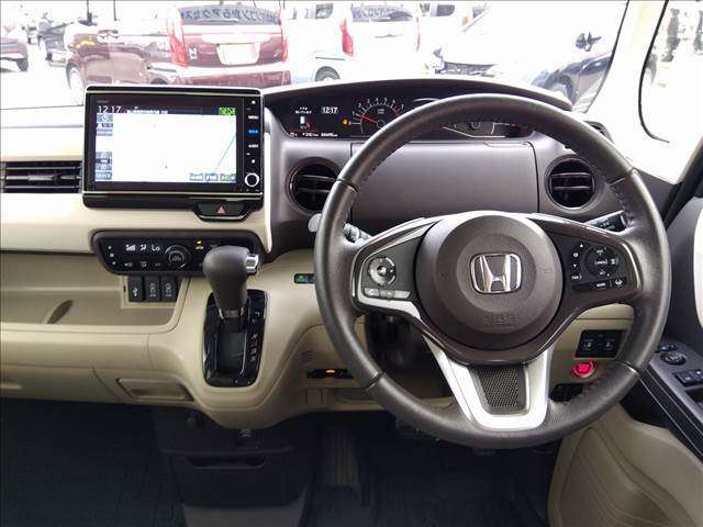 自動車保険の事ならフェニックスにお任せ♪◆保険専門部署があるから安心！◆事故・修理の相談、各種保険手続きは土日でもお電話がつながるので万が一の時でもすぐに対応させて頂きます！