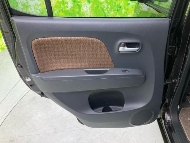 WECARSでは各商談席に大型モニターをご用意しております！見やすい大画面でゆったりと全国の在庫をご覧いただけます！是非ご来店お待ちしております！