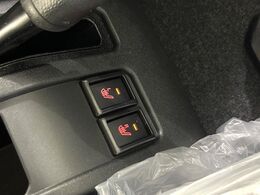 【シートヒーター】寒い日に重宝するシートヒーター！エアコンより早く温まってくれるので寒がりの人も安心ですね♪エアコンの温風は乾燥するから苦手、という方にもをおすすめです。