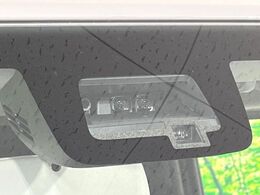 【スズキ　セーフティサポート】走行中に前方の車両等を認識し、衝突しそうな時は警報とブレーキで衝突回避と被害軽減をアシスト。より安全にドライブをお楽しみいただけます。