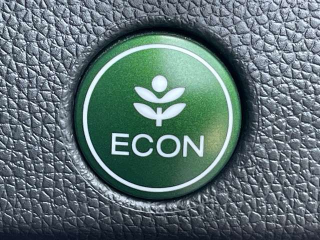 ◆【ECONモード（イーコン）】クルマの動きを管理するシステムです。燃費を優先に自動制御されるもので、低燃費走行を自然にできるようになります。