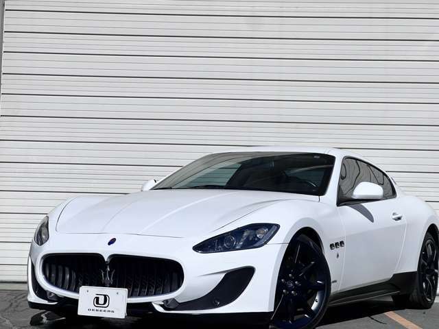 1/64 LBWK マセラティグランツーリスモ　ホワイトラスト1台 Maserati GT LB Performance Liberty Walk Gray Fighter by HKM