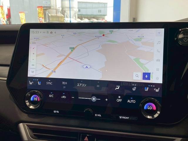 純正ナビ。フルセグ、ブルートゥースお楽しみいただけます。